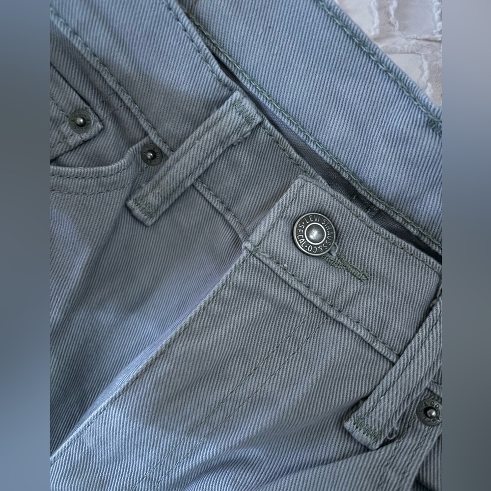 Levi’s grey jeans